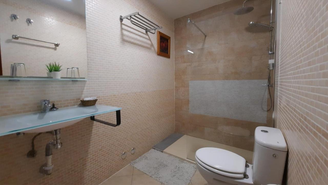 פואנגירולה Apartamento Capri Los Boliches Wifi Gratis Beach 100M מראה חיצוני תמונה