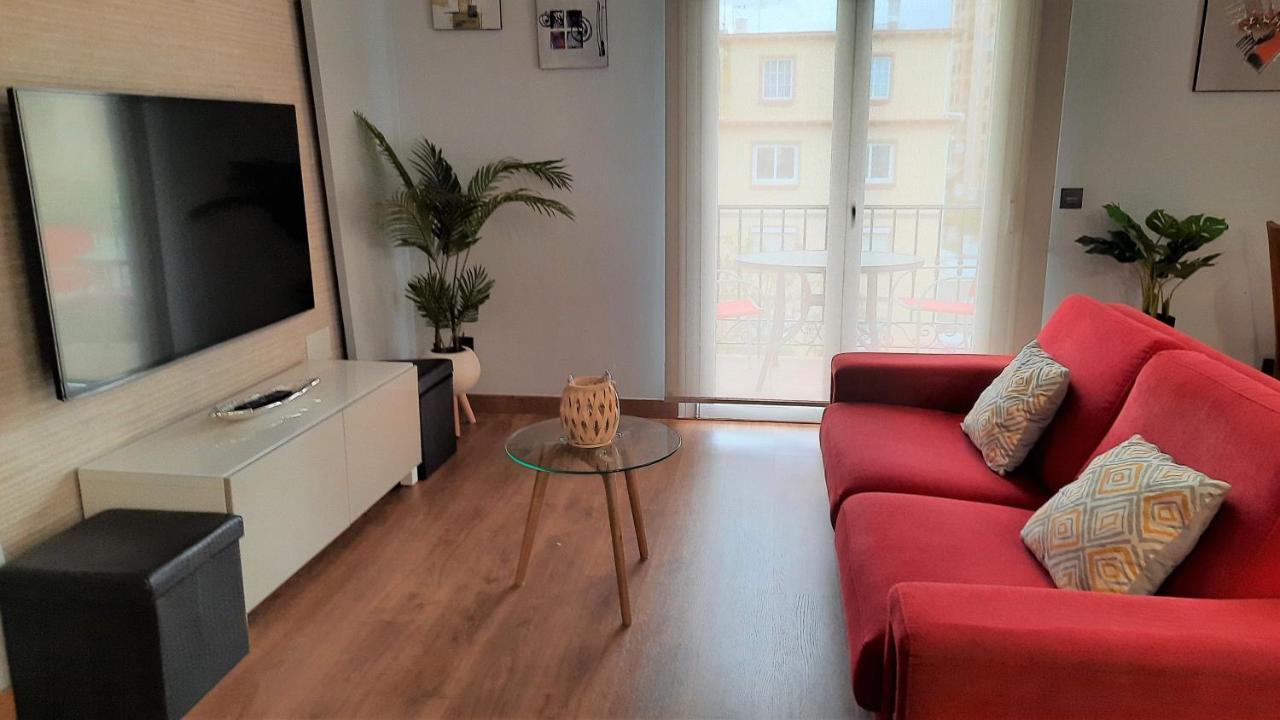 פואנגירולה Apartamento Capri Los Boliches Wifi Gratis Beach 100M מראה חיצוני תמונה