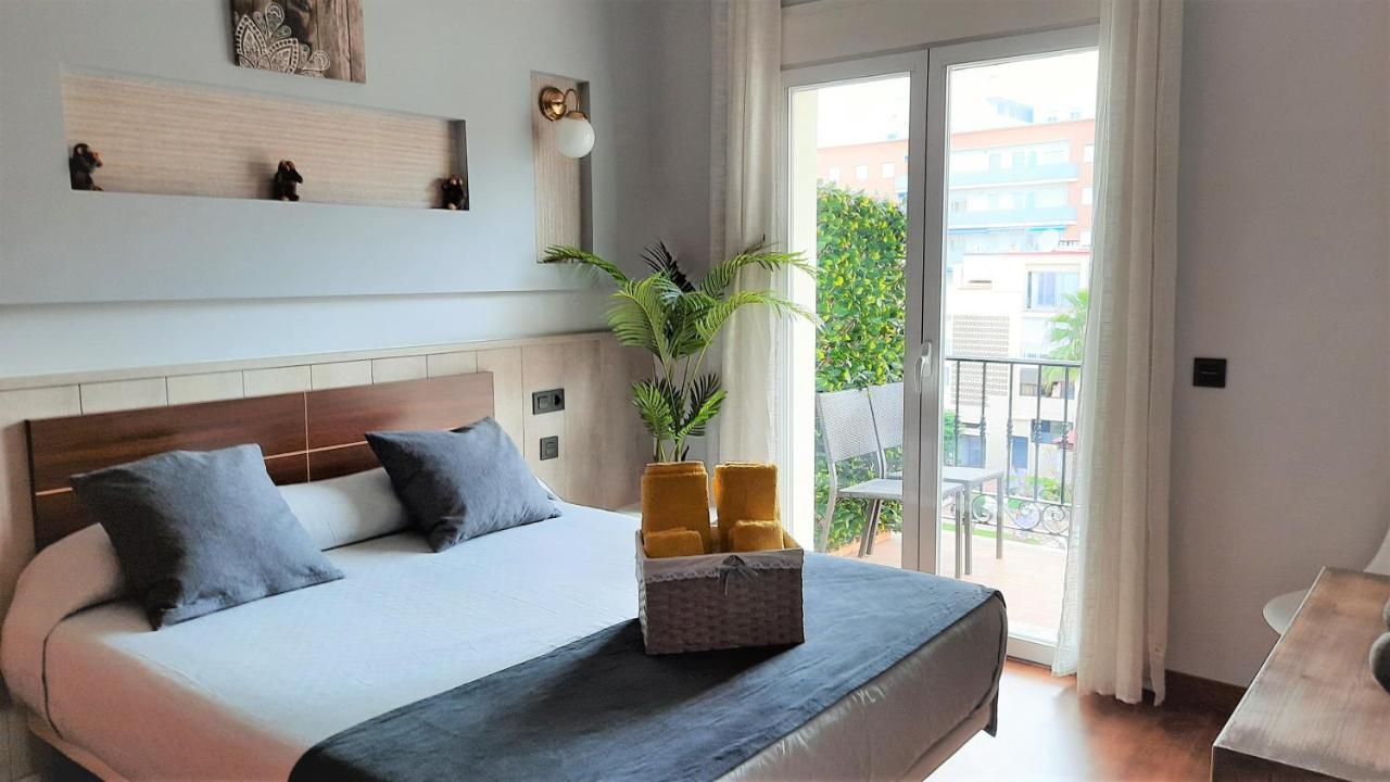 פואנגירולה Apartamento Capri Los Boliches Wifi Gratis Beach 100M מראה חיצוני תמונה