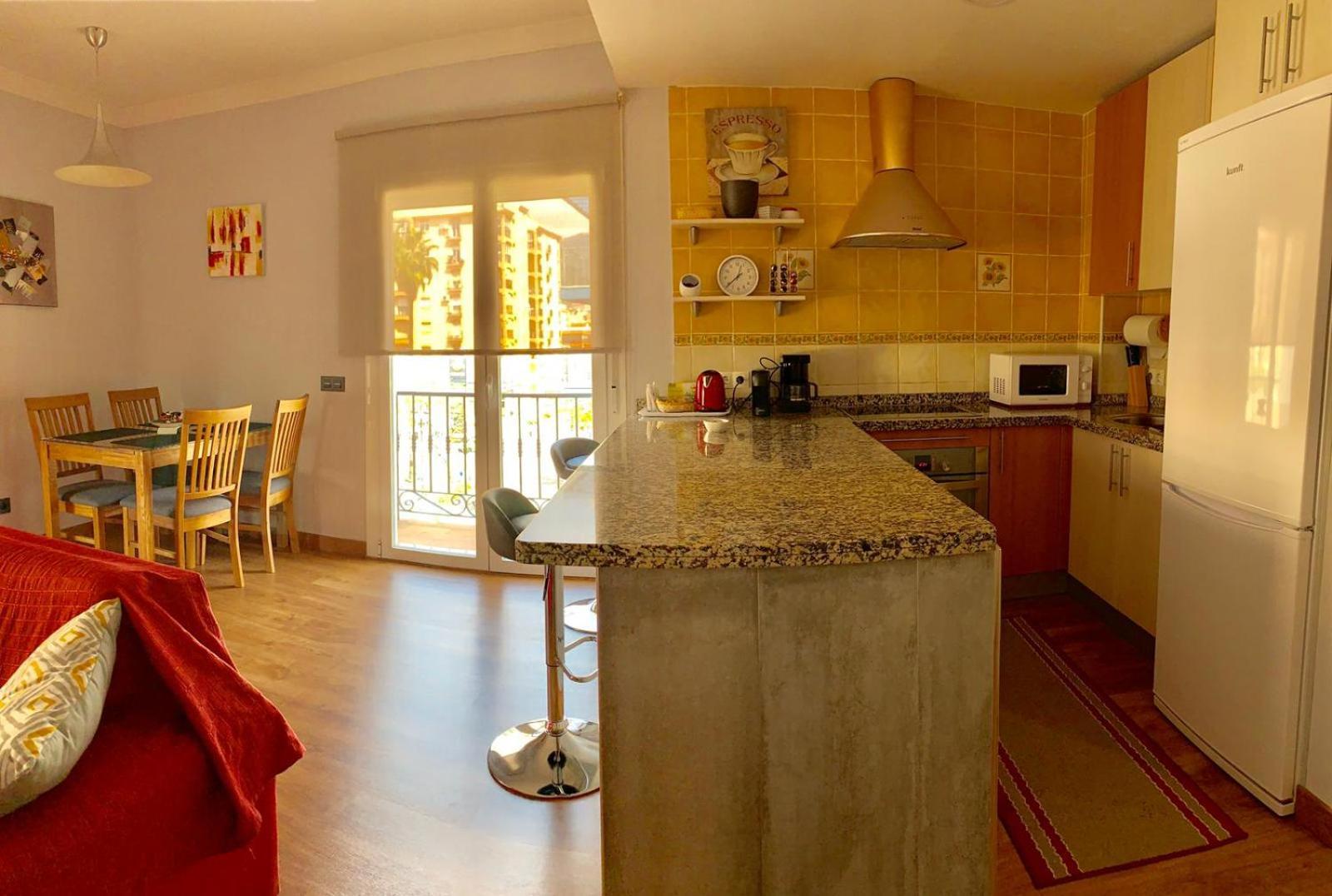 פואנגירולה Apartamento Capri Los Boliches Wifi Gratis Beach 100M מראה חיצוני תמונה