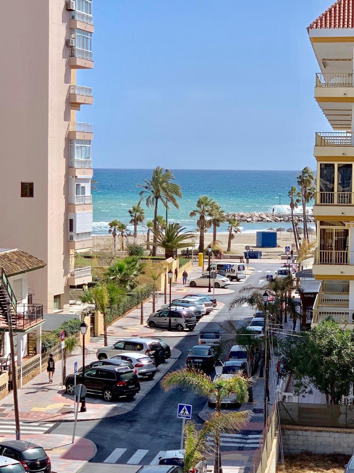 פואנגירולה Apartamento Capri Los Boliches Wifi Gratis Beach 100M מראה חיצוני תמונה