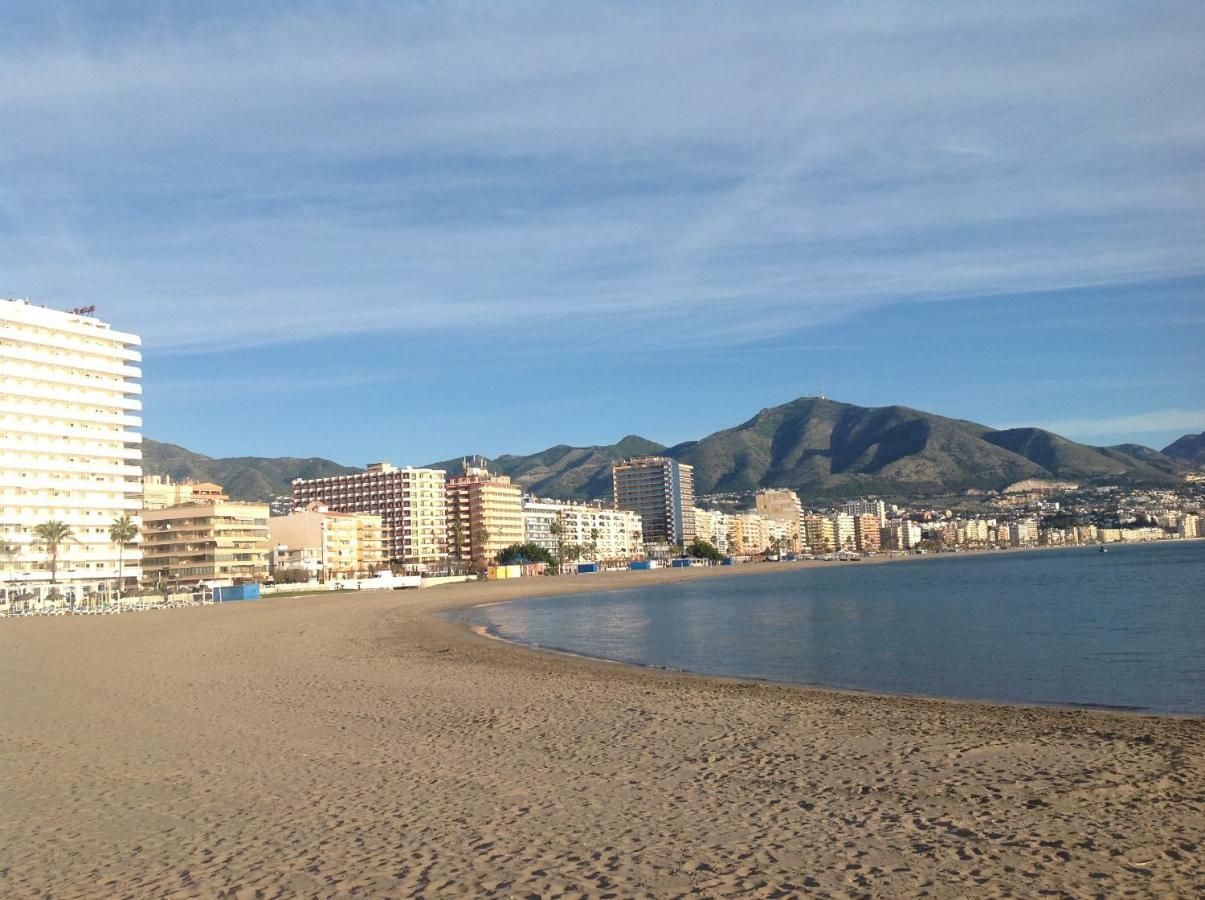 פואנגירולה Apartamento Capri Los Boliches Wifi Gratis Beach 100M מראה חיצוני תמונה
