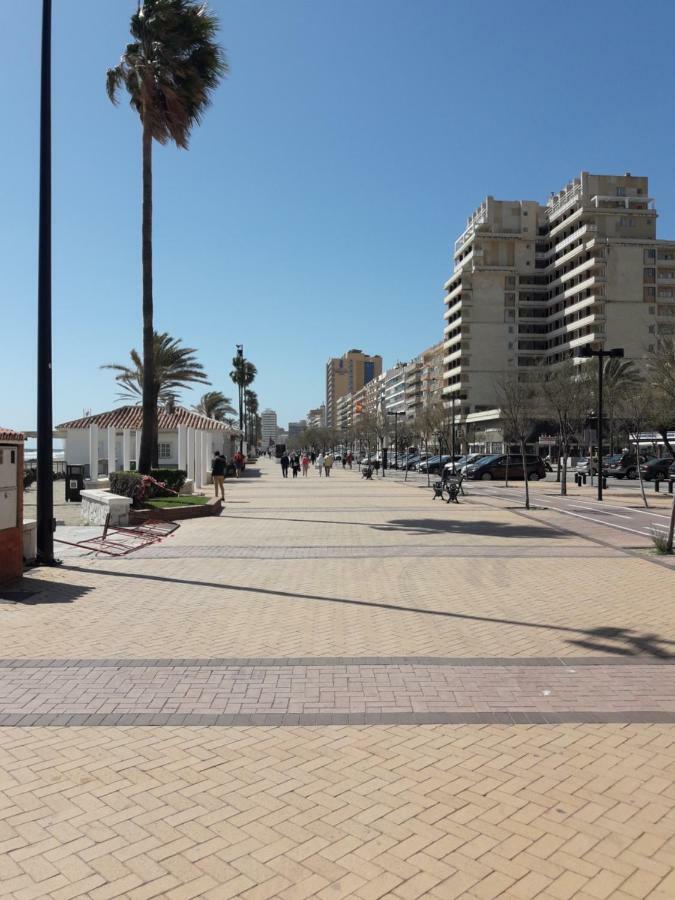 פואנגירולה Apartamento Capri Los Boliches Wifi Gratis Beach 100M מראה חיצוני תמונה
